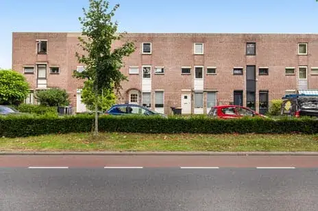 Terraced house for sale: Henriëtte Roland Holst-erf 4, Aletta Jacobs-erf en omgeving Dordrecht