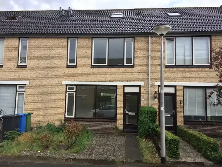 Tussenwoning te huur: Henry Dunantstraat 13, Erasmusstraat e.o. Amersfoort
