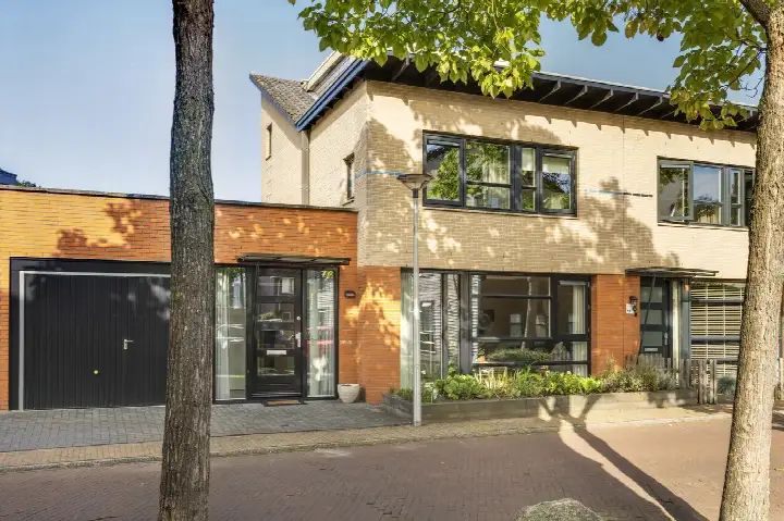 Tussenwoning te koop: heralaan 26, Oikos Enschede