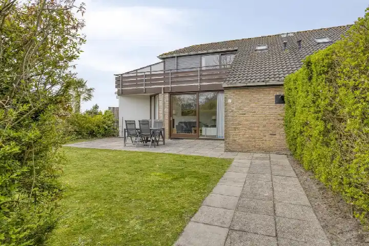 Tussenwoning te koop: Herckenstein 87, Verspreide huizen Brouwershaven Brouwershaven