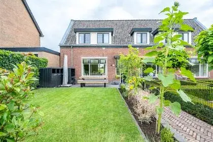 Tussenwoning te koop: Herenstraat 135, Werkhoven Werkhoven