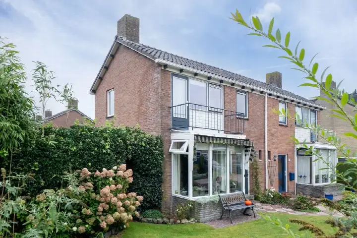 Semi-detached for sale: Herman Colleniusstraat 10, Centrum Leek en omgeving Leek