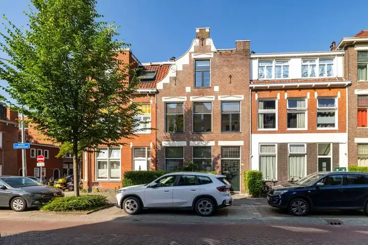 Tussenwoning te koop: Herman Colleniusstraat 44, Schildersbuurt Groningen