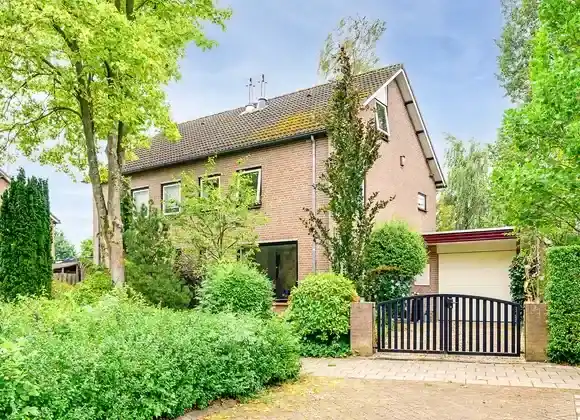 Semi-detached for sale: Herman de Ruijterweg 2, Sleeuwijk west Sleeuwijk