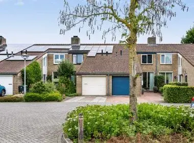 Tussenwoning te koop: Herman Linnebankhof 30, Schutveld Uden