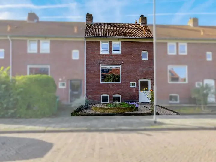 Tussenwoning te koop: Herman Potgieterstraat 34, Dr. Poelsplein e.o. Venlo