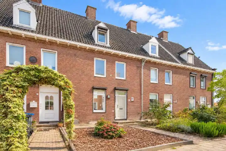 Terraced house for sale: Hermelijnstraat 33, Heksenberg Heerlen