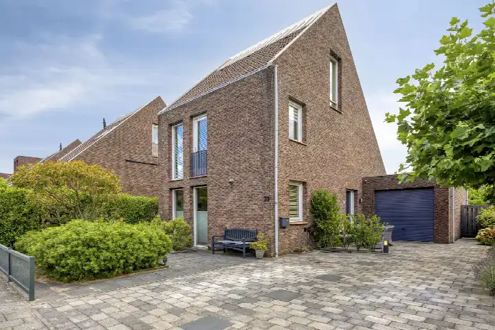 Detached house for sale: Hermitage 33, Hoofddorp Floriande Oost Hoofddorp