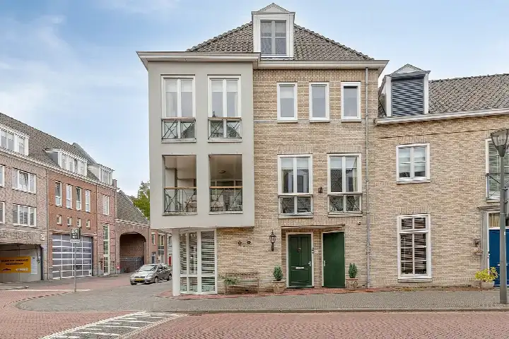 Tussenwoning te koop: Herselsestraat 25, De Veste Helmond
