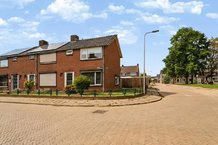 Corner house for sale: Hertog Arnoudstraat 16, Lobith Lobith
