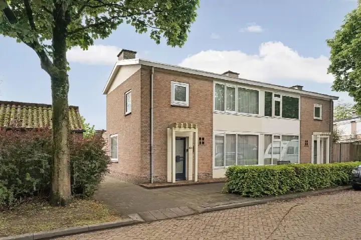 Semi-detached for sale: Hertog Jan II Laan 63, Hoevenbraak Schijndel
