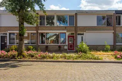 Terraced house for sale: Hertog Johannstraat 19, Het Grieth Zevenaar