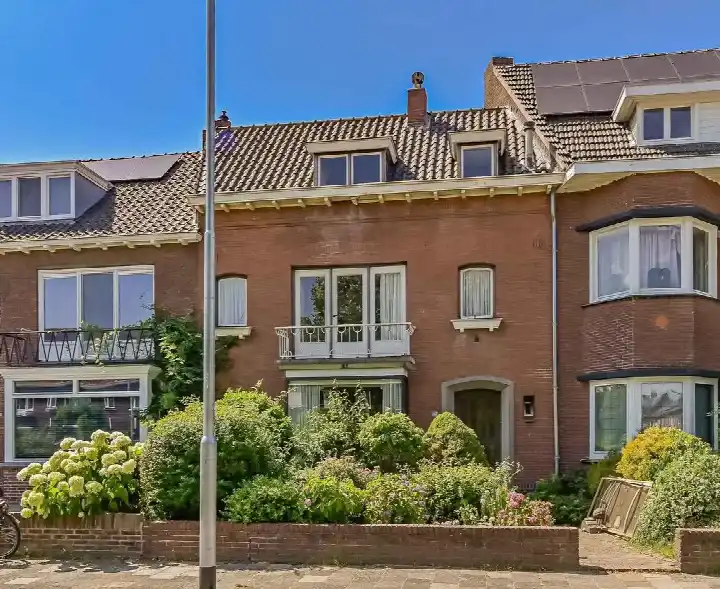 Tussenwoning te koop: Hertog Reinoudsingel 147, Hogekamp Venlo