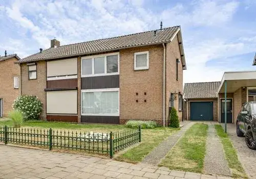 Semi-detached for sale: Hertogdom Gelresingel 36, Martin Giessen-Bosstraat Swalmen