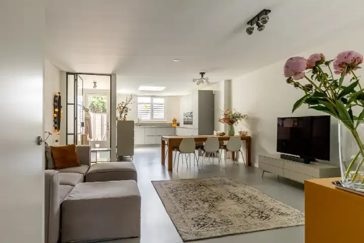 Tussenwoning te koop: Hertshooistraat 8, Terbregge Rotterdam