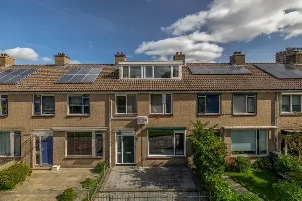 Tussenwoning te koop: Hertshoornvaren 8, Ommoord Rotterdam