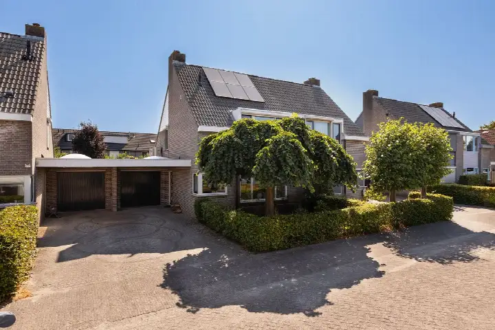 Tussenwoning te koop: Hesseling 27, Prinsenbeek Prinsenbeek