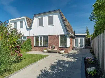 Twee-onder-één-kap te koop: Het Golden Cruys 6, Dokkum Weeshuislanden Dokkum