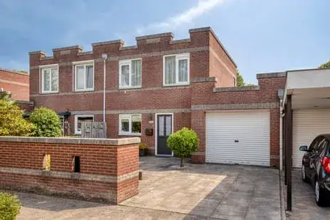 Terraced house for sale: Het Kasteel 234, Woudhuis Apeldoorn