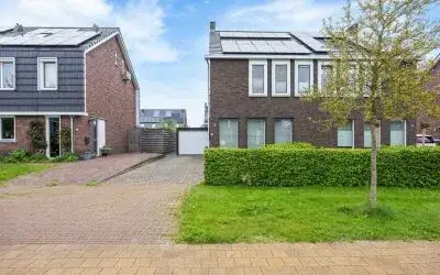 Twee-onder-één-kap te koop: Het Noorderlicht 18, Verspreide huizen Zuidhorn Zuidhorn