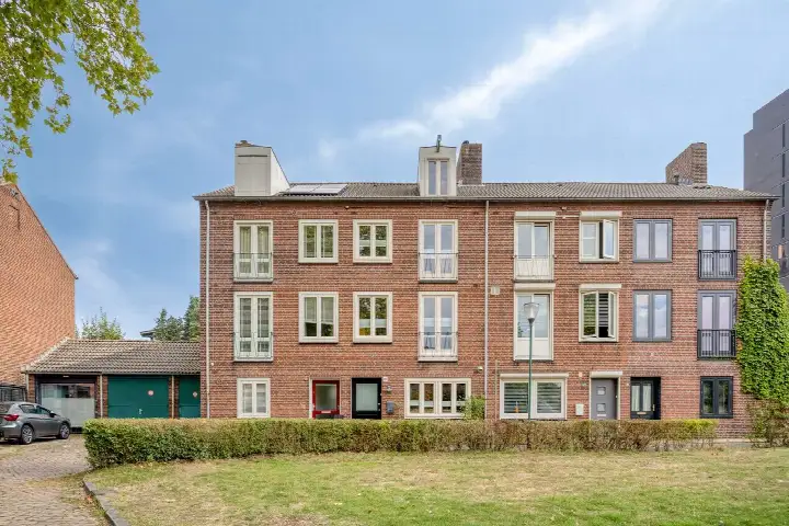 Tussenwoning te koop: Heuvelbrink 125, Heuvel Breda