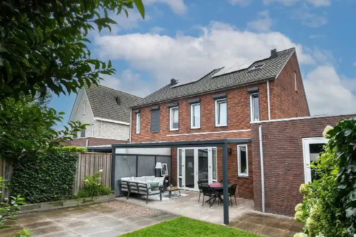 Tussenwoning te koop: Heuvelweg 56, Leuken Weert