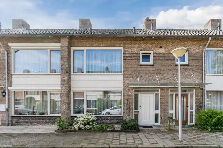 Tussenwoning te koop: Heydaalweg 17, Schoot Eindhoven