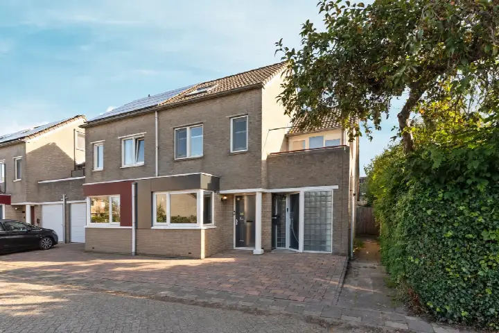 Apartment for sale: Hibiscusstraat 49A, Bloemenbuurt Zuid Almere