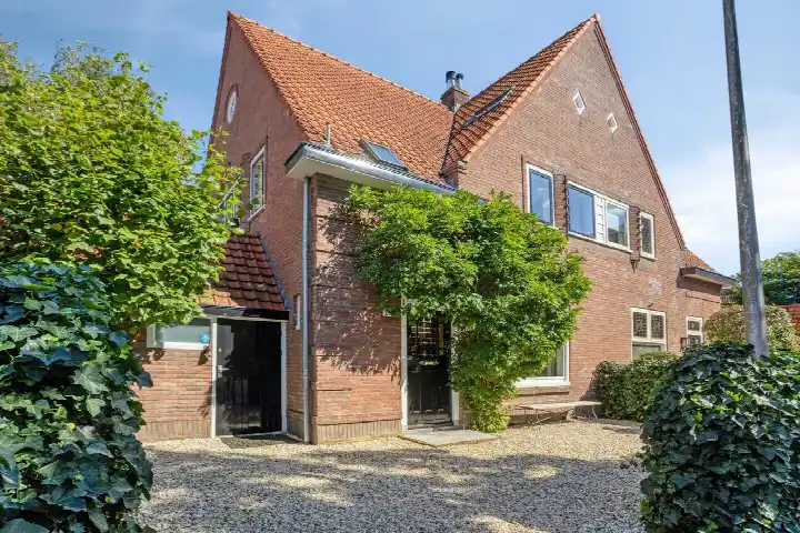 Tussenwoning te koop: Hildegondestraat 21, Waltherlaan Bussum