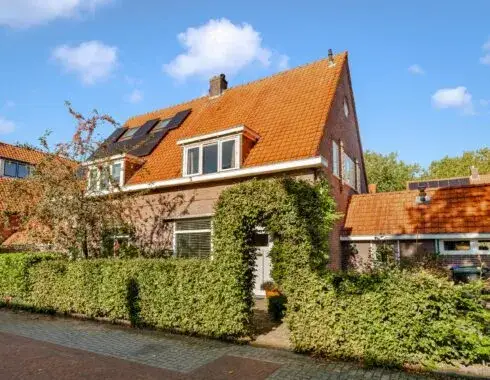 Tussenwoning te koop: Hildegondestraat 3, Waltherlaan Bussum
