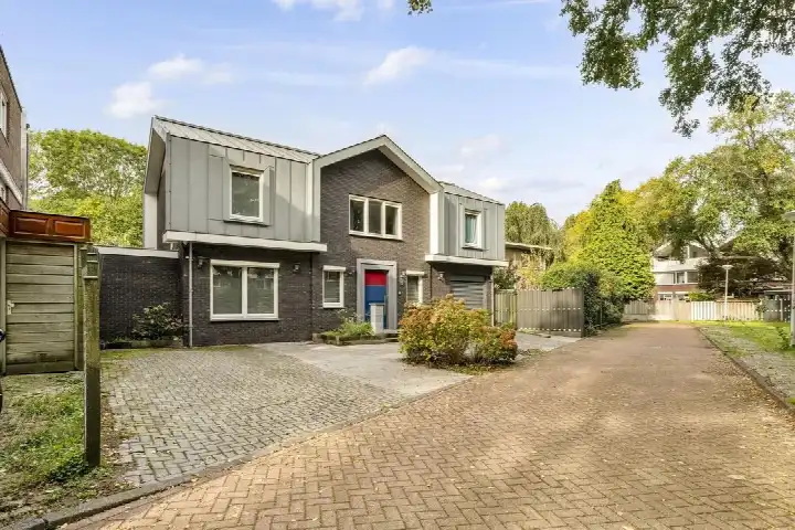 Vrijstaande woning te koop: Hilverbeekstraat 8, Markengouw-Zuid Amsterdam