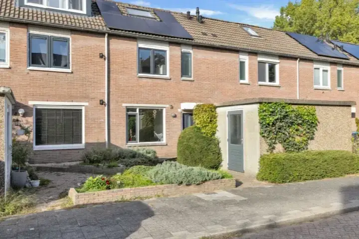 Tussenwoning te koop: Himalaya 84, Lunetten-Zuid Utrecht