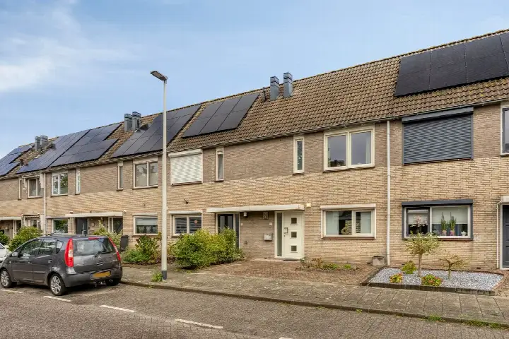 Terraced house for sale: Hinkelenoord 11, Bergse Plaat Bergen Op Zoom