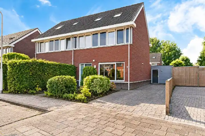 Twee-onder-één-kap te koop: Hjouwerpaed 2, Ureterp-Buorfinne Ureterp