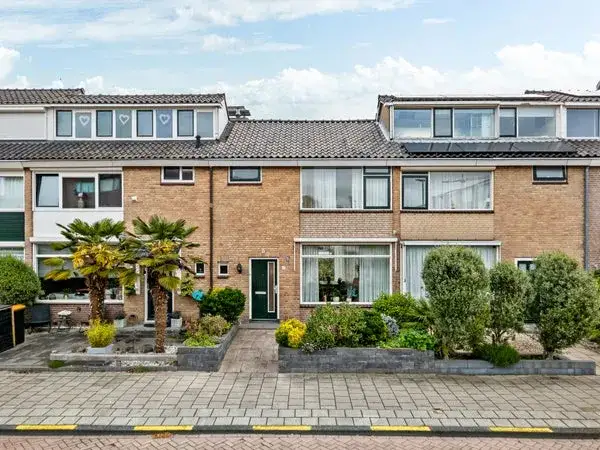 Tussenwoning te koop: Hobbemastraat 17, Sluispolder Oost Maassluis