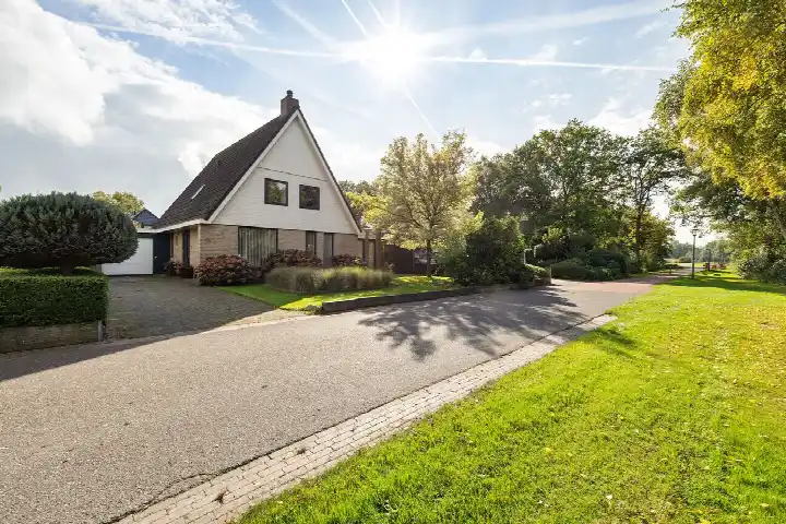 Vrijstaande woning te koop: Hoefblad 15, De Heide Heerenveen