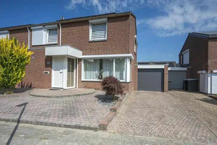 Terraced house for sale: Hoefveld 52, Hoefveld Landgraaf
