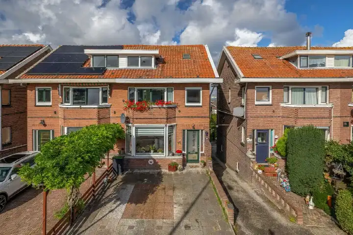 Twee-onder-één-kap te koop: Hoefweg 164, Overbuurtse Polder Bleiswijk