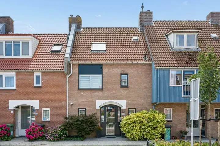 Tussenwoning te koop: Hoekerkade 137, De Leyens Zoetermeer