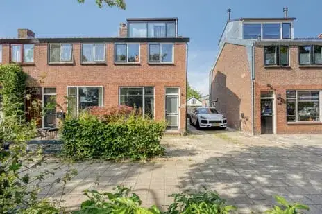 Corner house for sale: Hoeksekade 92, Hoeksekade Bergschenhoek