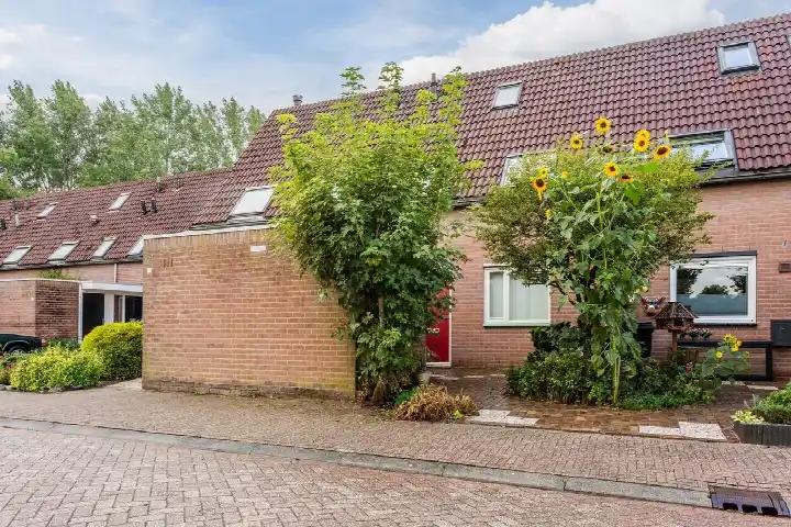Tussenwoning te koop: Hoekwierde 47, Hoekwierde, Kimwierde en Zandwierde Almere