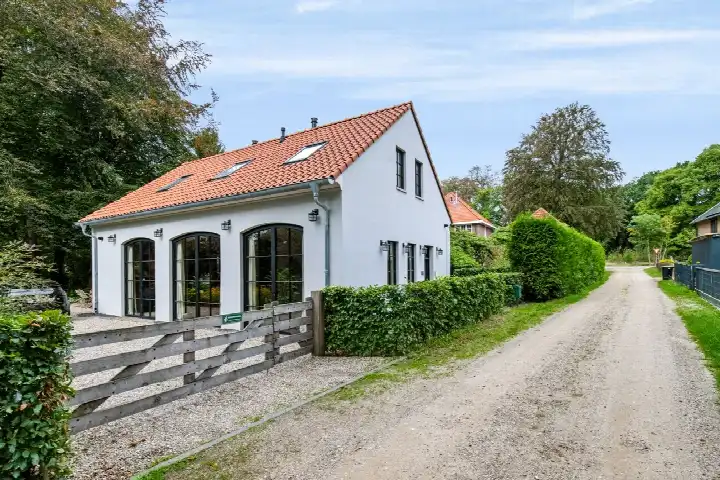 Vrijstaande woning te koop: Hoenderloseweg 145, Ugchelen-Zuid Ugchelen