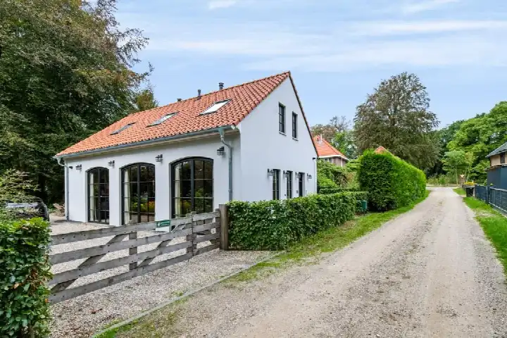 Detached house for sale: Hoenderloseweg 145, Ugchelen-Zuid Ugchelen