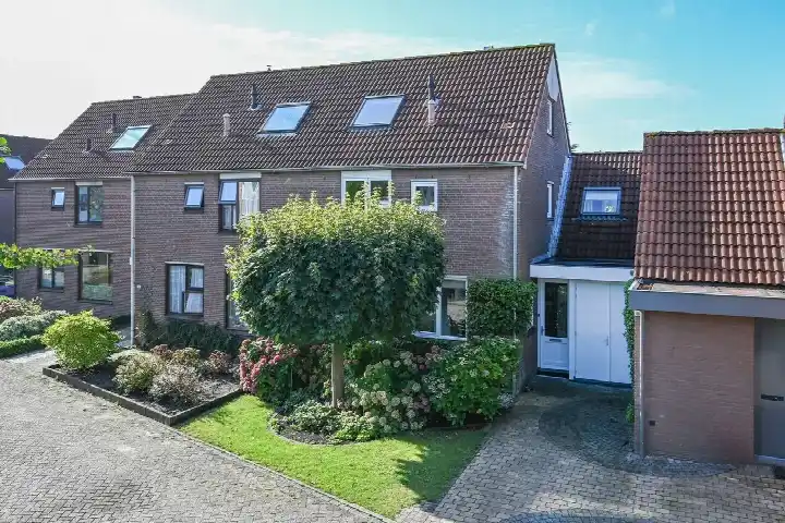 Terraced house for sale: Hoepelbuigerslaan 10, Blijkpolder Nederhorst Den Berg