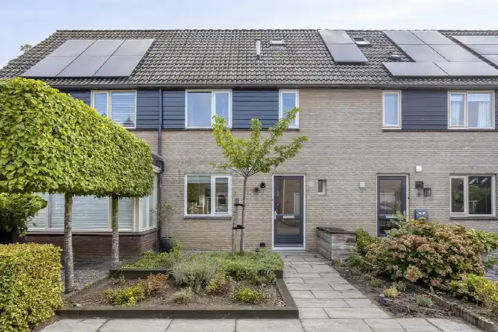 Tussenwoning te koop: Hoeting 99, Leuth Leuth