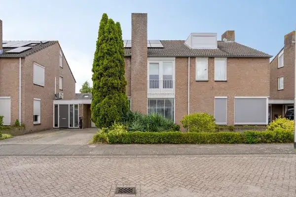 Tussenwoning te koop: Hoevelakenstraat 11, Heerevelden West Tilburg
