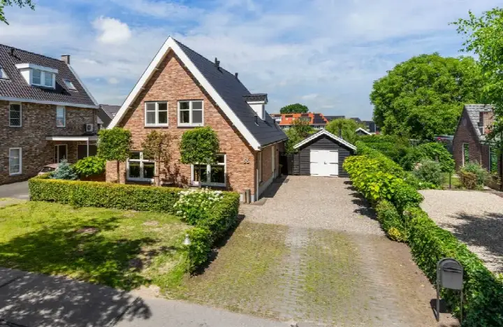 Detached house for sale: Hoevenweg 55, Hagestein kern Hagestein