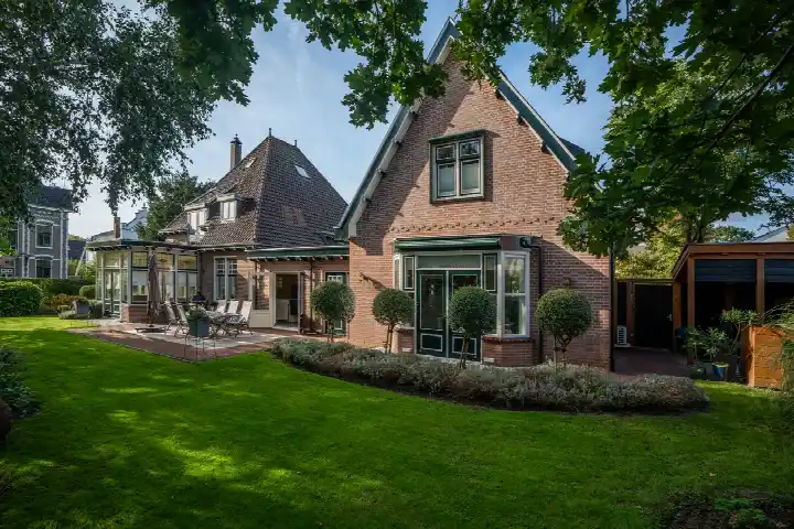 Detached house for sale: Hoflaan 69, Middelharnis centrum Middelharnis