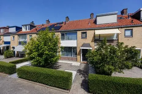 Terraced house for sale: Hoflandstraat 35, Pijnacker-Centrum/Dorp Pijnacker