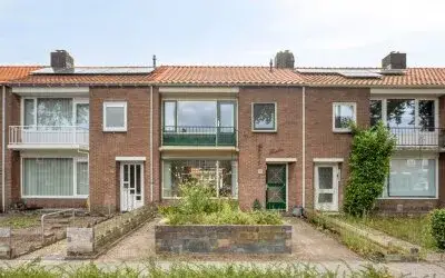Terraced house for sale: Hofveld 17, Vogelkwartier Apeldoorn